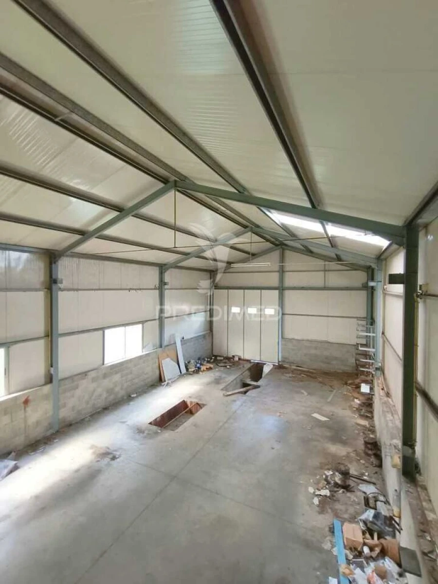 Armazém para Venda em Arrabal Foto 2