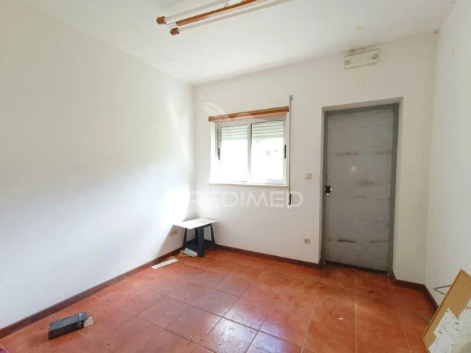 Armazém para Venda em Arrabal Foto 5