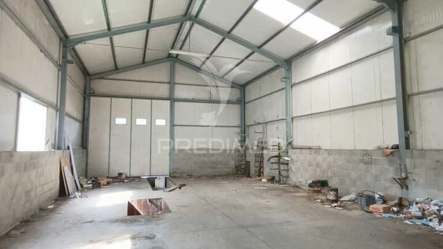 Armazém para Venda em Arrabal