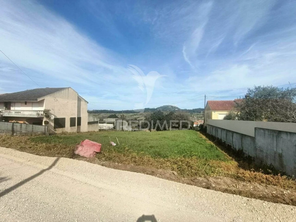 Terreno para Venda em Atouguia Foto 3