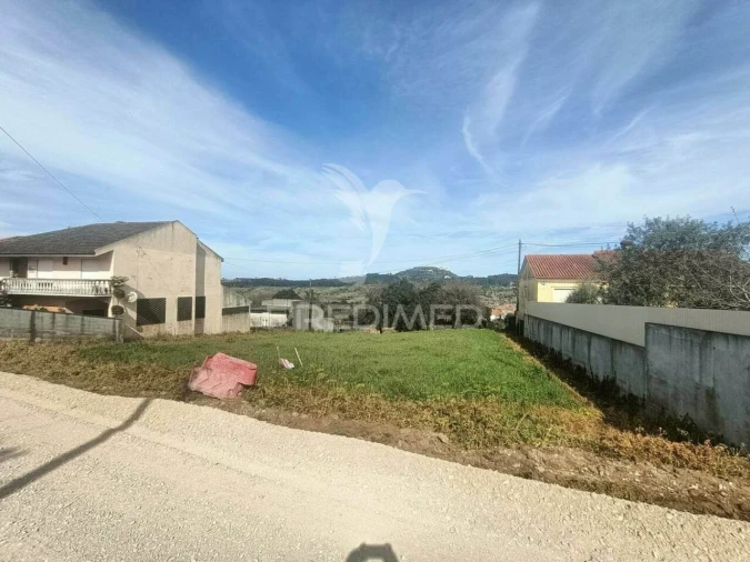 Terreno para Venda em Atouguia Foto 3