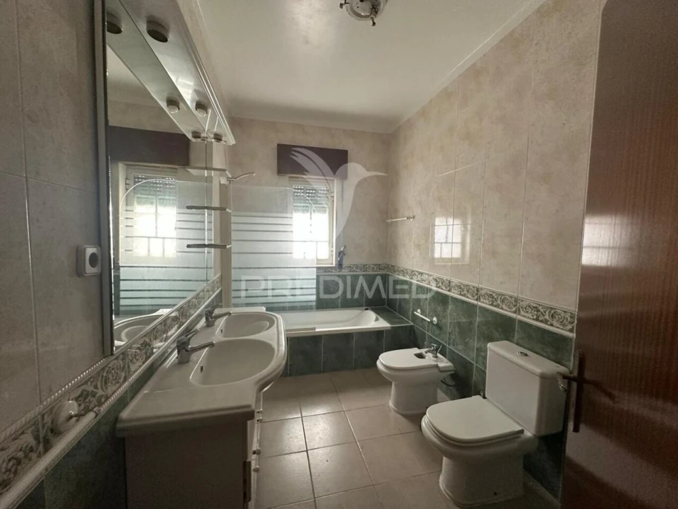 Moradia T9 para Venda em Povoa da Isenta Foto 40