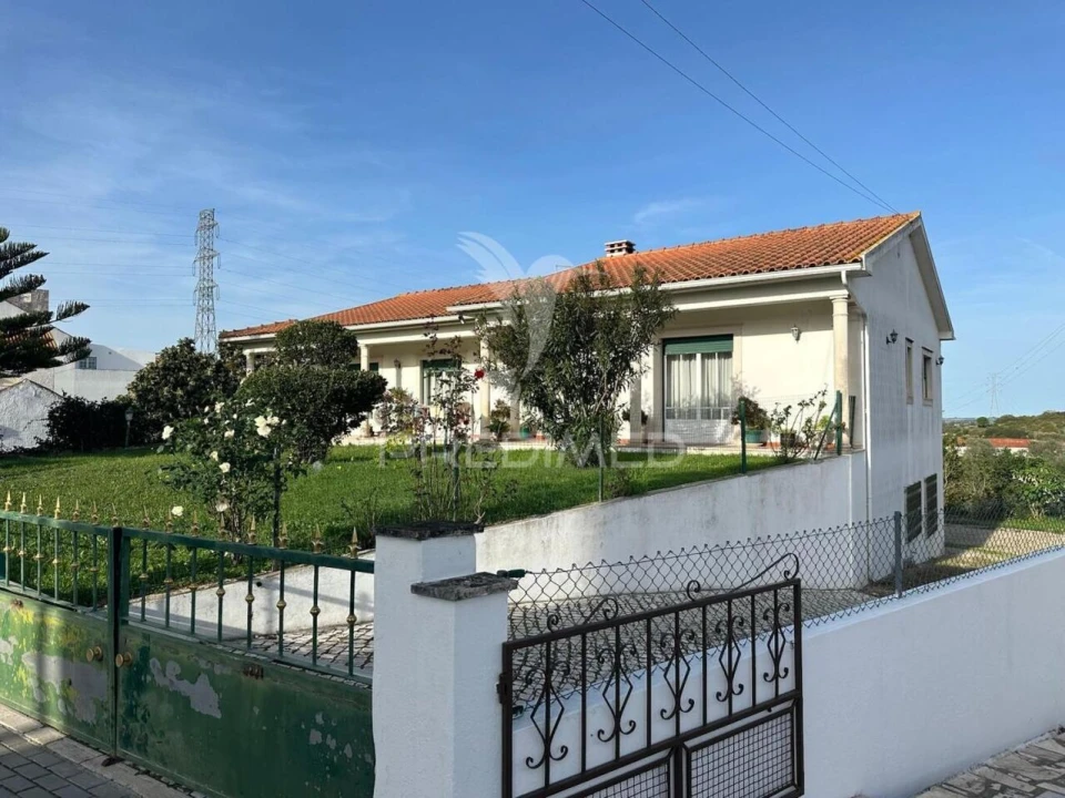 Moradia T9 para Venda em Povoa da Isenta Foto 8