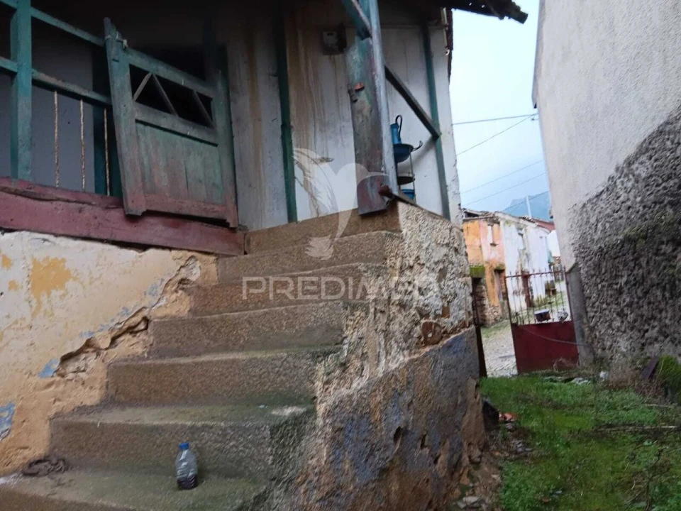 Moradia T4 para Venda em Passos Foto 12