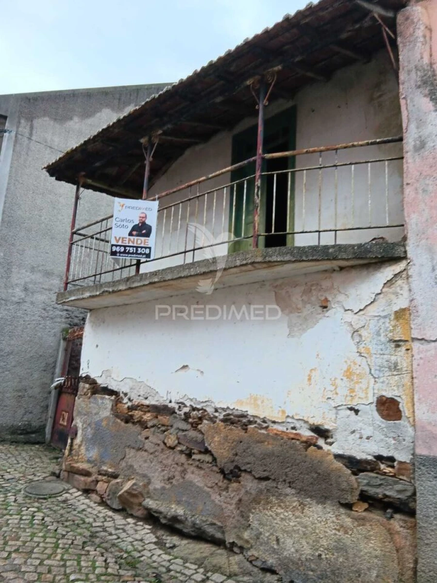 Moradia T4 para Venda em Passos Foto 2