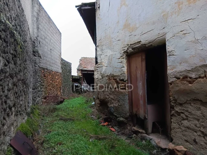 Moradia T4 para Venda em Passos Foto 5