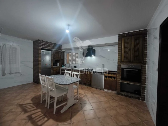 Moradia T7 para Venda em Valdosende Foto 4