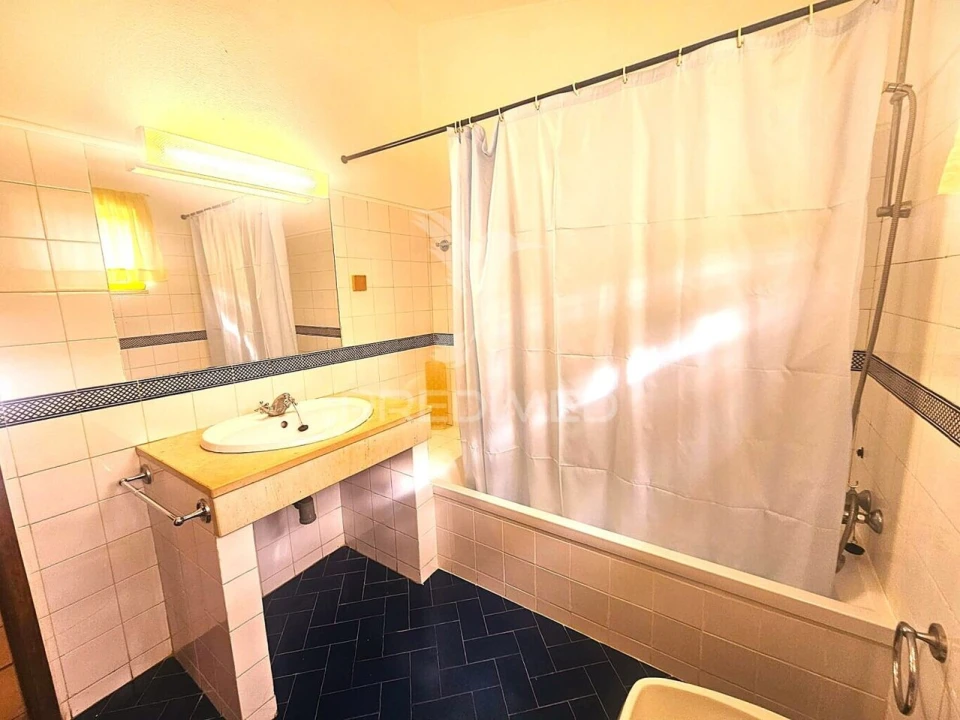 Moradia T2 para Venda em Guia Foto 15