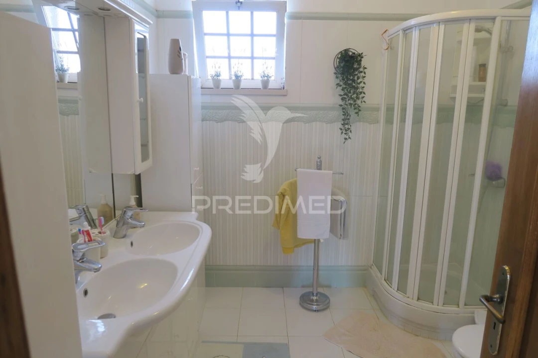 Moradia T5 para Venda em Silveira Foto 23