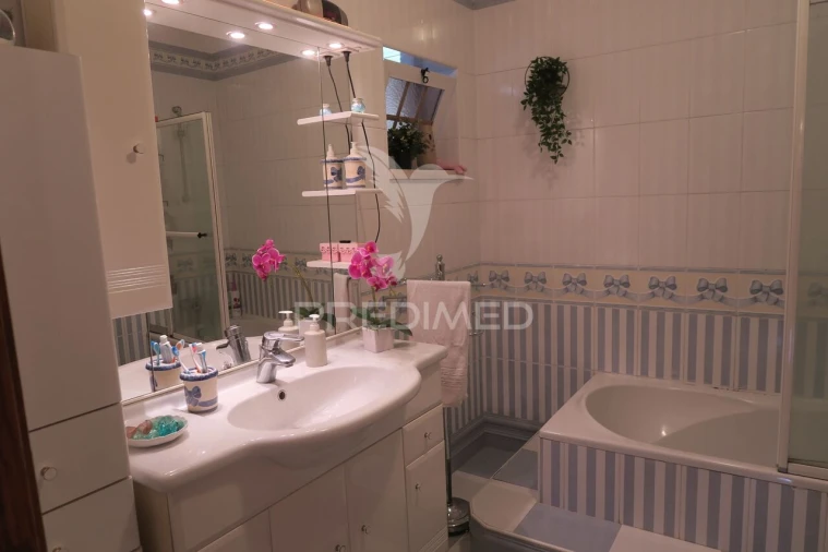 Moradia T5 para Venda em Silveira Foto 24