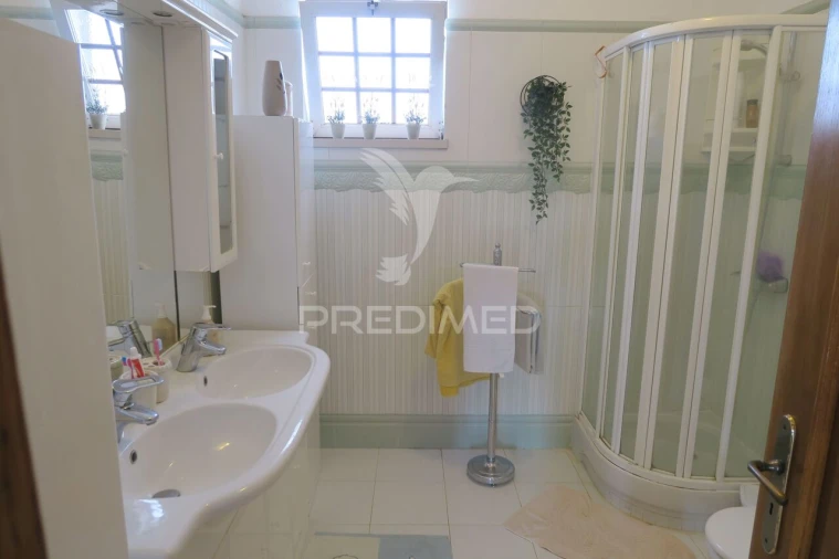 Moradia T5 para Venda em Silveira Foto 23