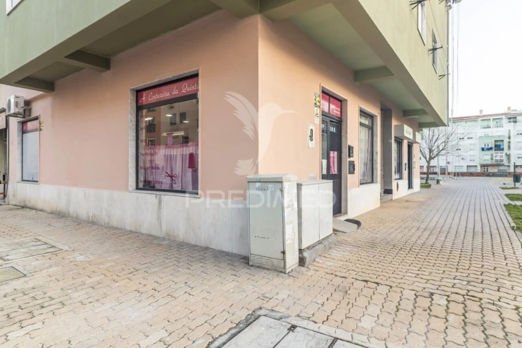 Loja para Venda em Quinta do Conde Foto 14