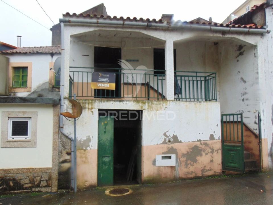 Moradia T3 para Venda em Abaças Foto 1