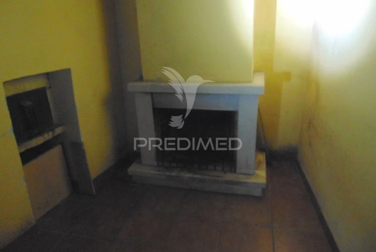 Moradia T3 para Venda em Abaças Foto 9