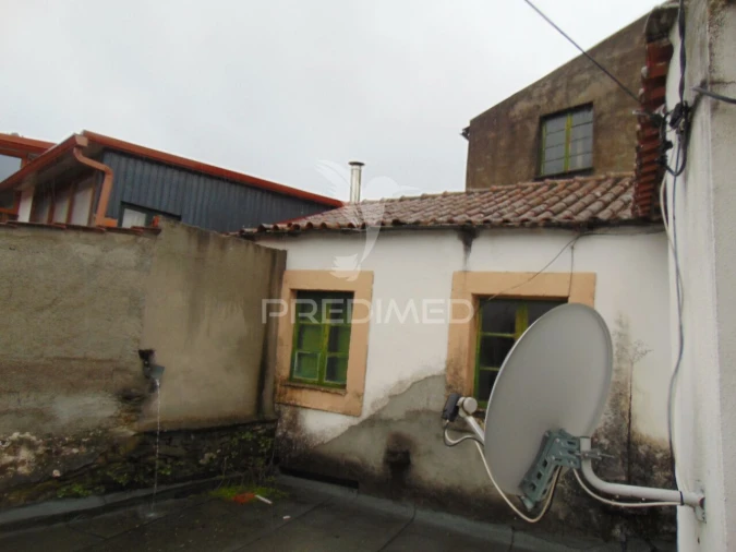 Moradia T3 para Venda em Abaças Foto 2