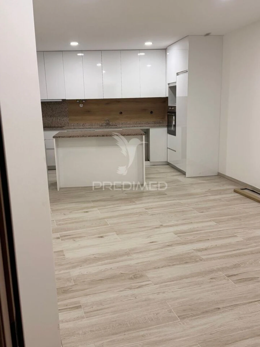 Moradia T3 para Venda em Vilarinho dos Freires Foto 6