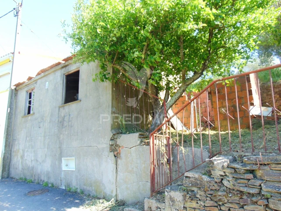 Moradia T4 para Venda em Abaças Foto 3