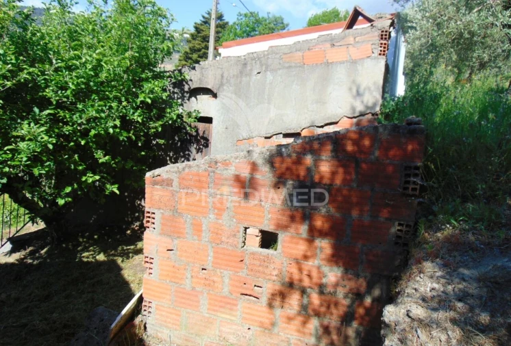 Moradia T4 para Venda em Abaças Foto 9