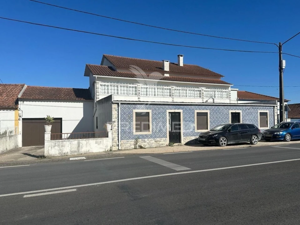 Moradia T6 para Venda em Marvila, Ribeira Santarém, São Salvador, São Nicolau Foto 1