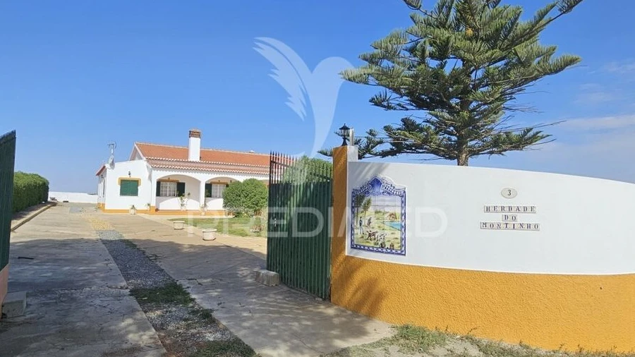 Moradia T4 para Venda em São Marcos da Ataboeira