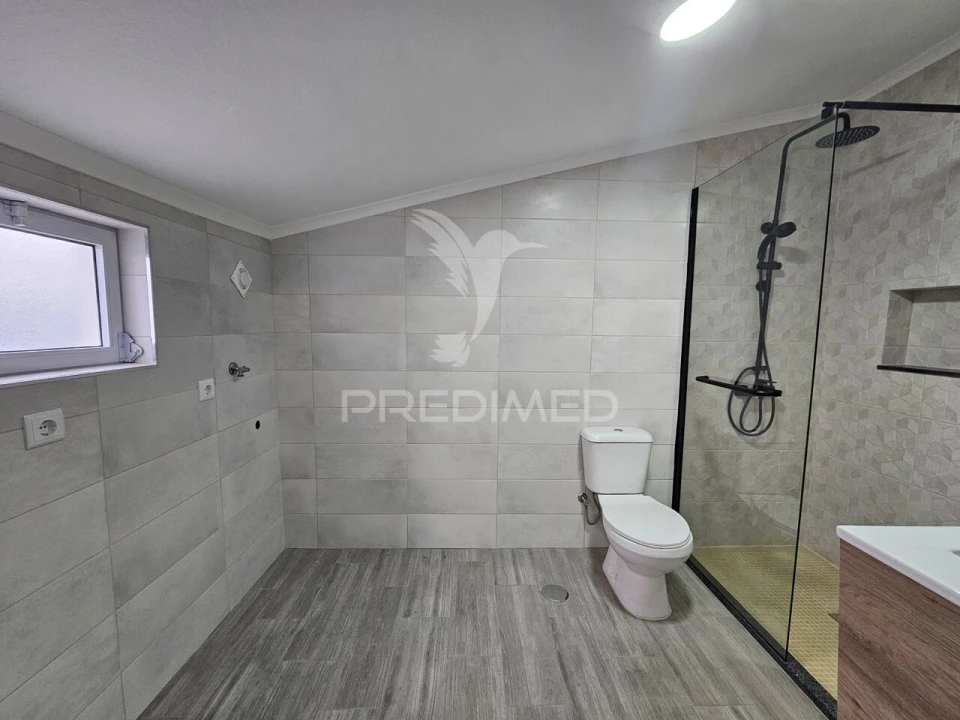 Moradia T1 para Venda em Santa Barbara de Padrões Foto 16