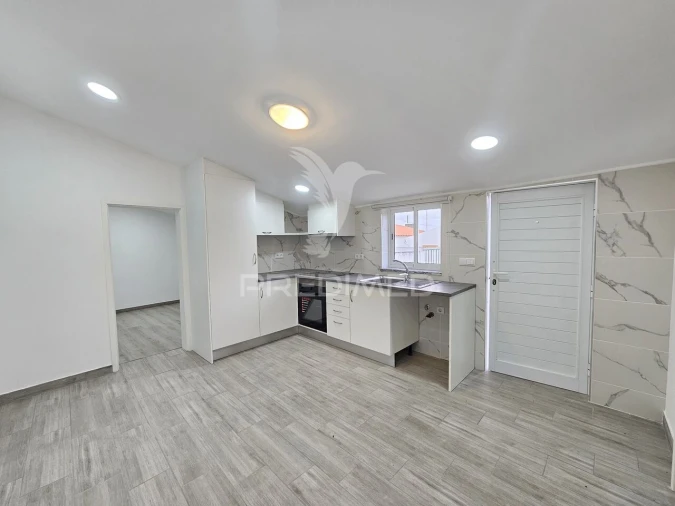 Moradia T1 para Venda em Santa Barbara de Padrões Foto 3