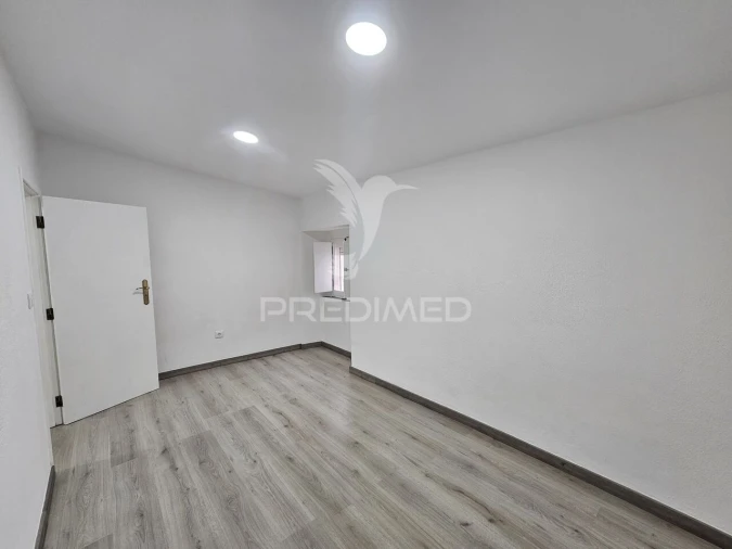 Moradia T1 para Venda em Santa Barbara de Padrões Foto 10