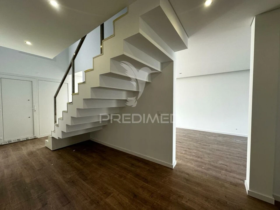 Moradia T4 para Venda em Caia, São Pedro e Alcáçova Foto 8