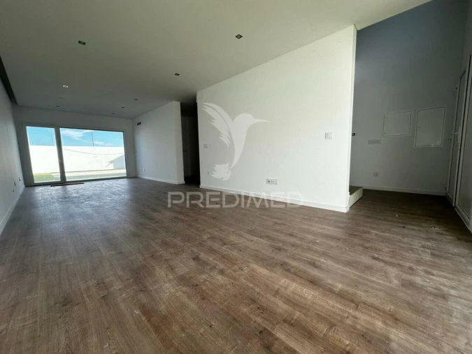 Moradia T4 para Venda em Caia, São Pedro e Alcáçova Foto 5