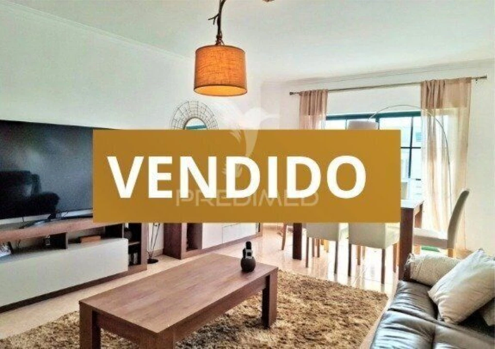 Apartamento T3 para Venda em Quelfes Foto 1