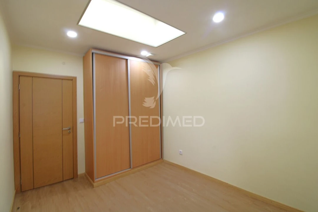 Moradia T5 para Venda em Campanhã Foto 10