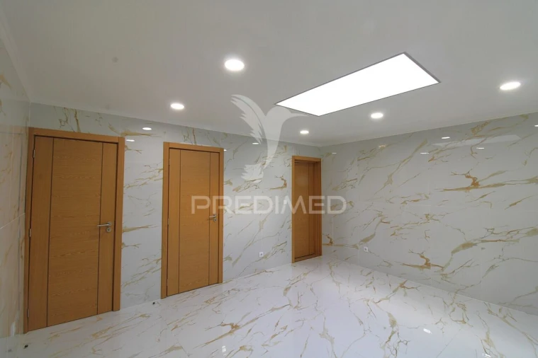 Moradia T5 para Venda em Campanhã Foto 4