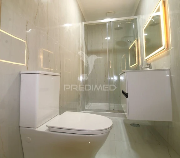 Moradia T5 para Venda em Campanhã Foto 19