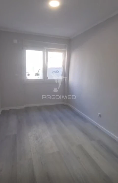 Apartamento T2 para Venda em Benfica