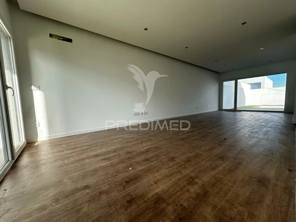 Moradia T4 para Venda em Assunção, Ajuda, Salvador e Santo Ildefonso Foto 8