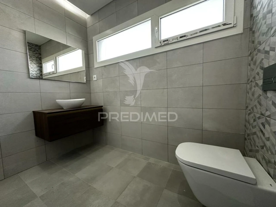 Moradia T4 para Venda em Assunção, Ajuda, Salvador e Santo Ildefonso Foto 13