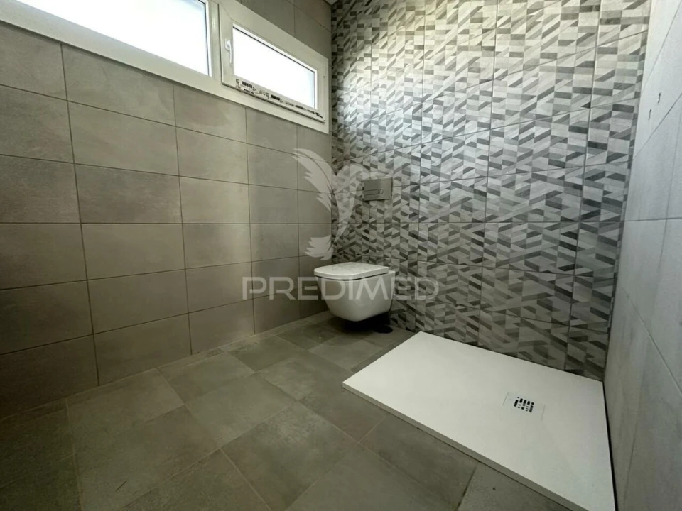 Moradia T4 para Venda em Assunção, Ajuda, Salvador e Santo Ildefonso Foto 12