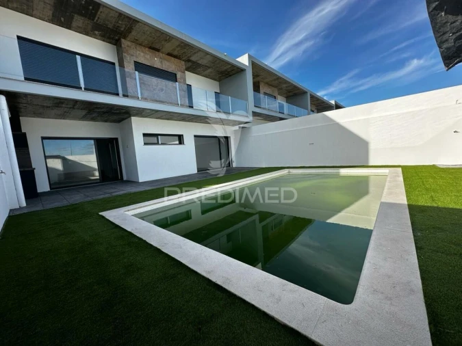 Moradia T3 para Venda em Assunção, Ajuda, Salvador e Santo Ildefonso