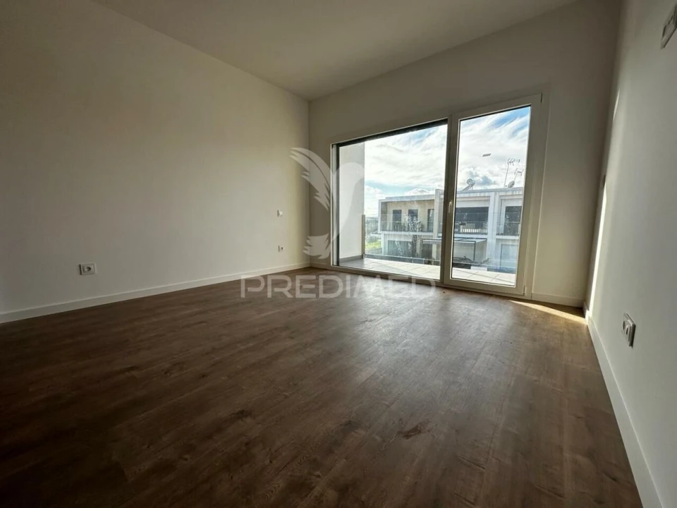 Moradia T4 para Venda em Assunção, Ajuda, Salvador e Santo Ildefonso Foto 21