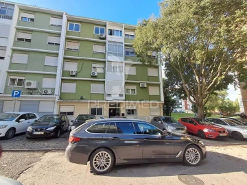 Apartamento T2 para Venda em Benfica