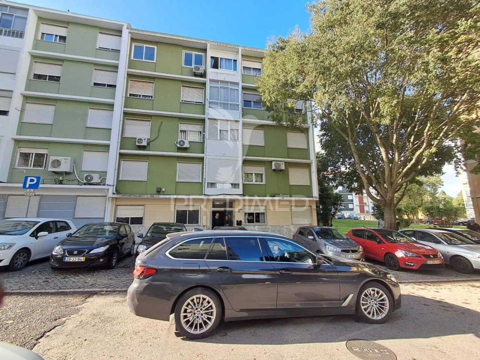 Apartamento T2 para Venda em Benfica Foto 1