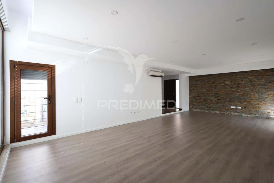 Moradia T4 para Venda em Nossa Sra de Fatima Foto 5