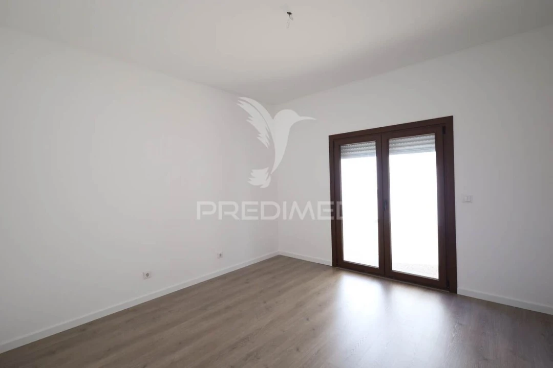 Moradia T4 para Venda em Nossa Sra de Fatima Foto 12