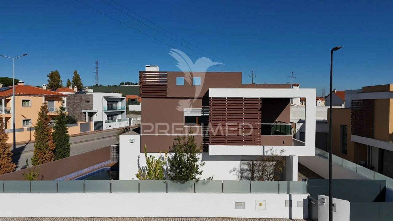 Moradia T4 para Venda em Nossa Sra de Fatima Foto 3