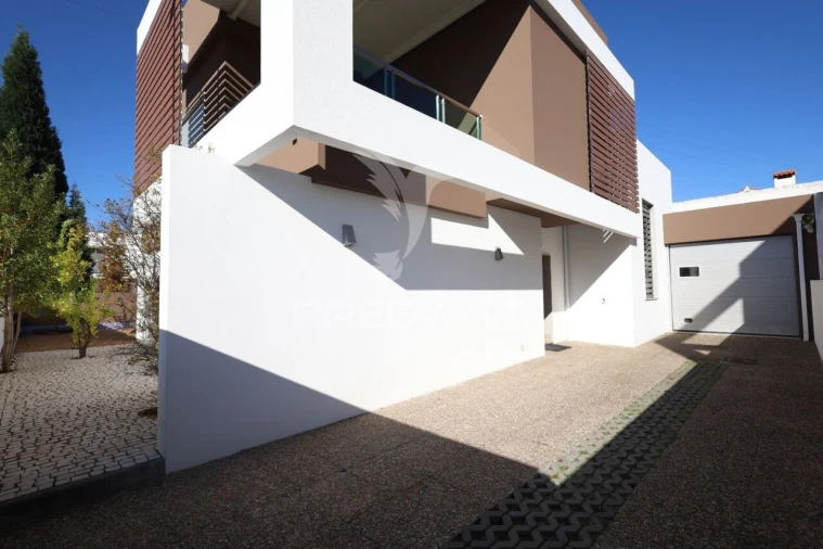 Moradia T4 para Venda em Nossa Sra de Fatima Foto 40