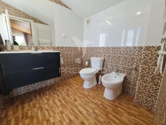 Moradia T3 para Venda em Guia Foto 37