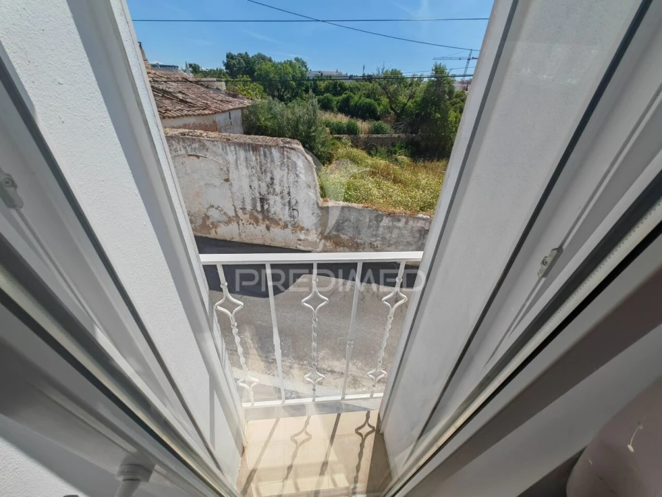 Moradia T3 para Venda em Guia Foto 7