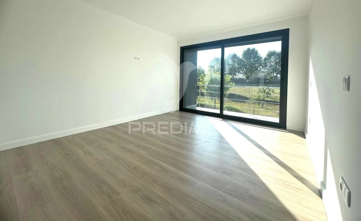 Moradia T3 para Venda em Barco Foto 11