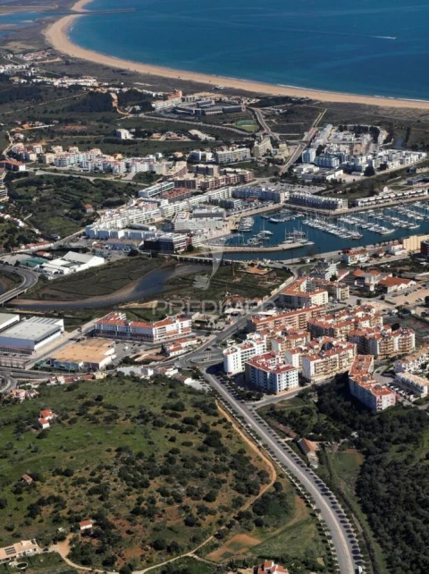 Terreno para Venda em Lagos (São Sebastião e Santa Maria)