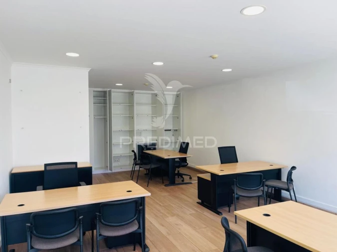 Loja para Venda em Sines Foto 1